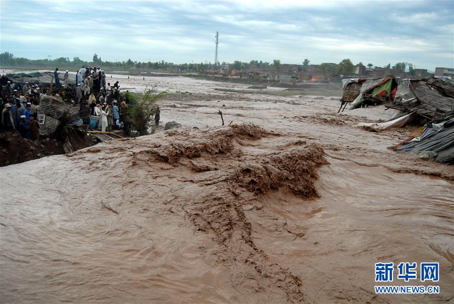 巴基斯坦多地强降雨49人死亡 洪水爆发致众多桥梁房屋被冲毁